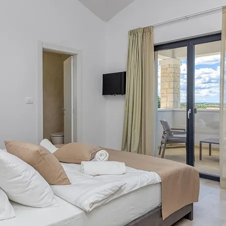 Istria Vabriga * Tar-Vabriga