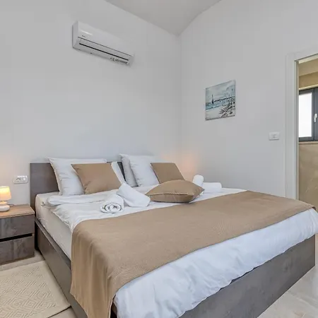 Istria Vabriga * Tar-Vabriga