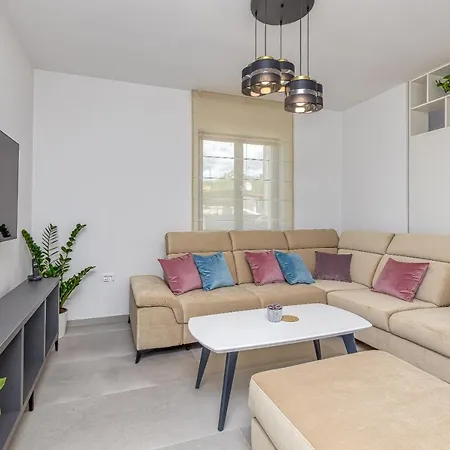 Istria Vabriga * Tar-Vabriga