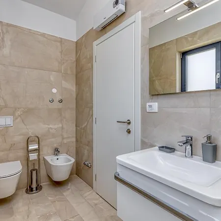 Istria Vabriga * Tar-Vabriga