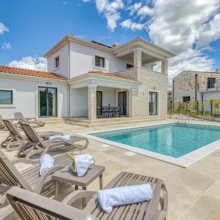 Istria Vabriga * Tar-Vabriga