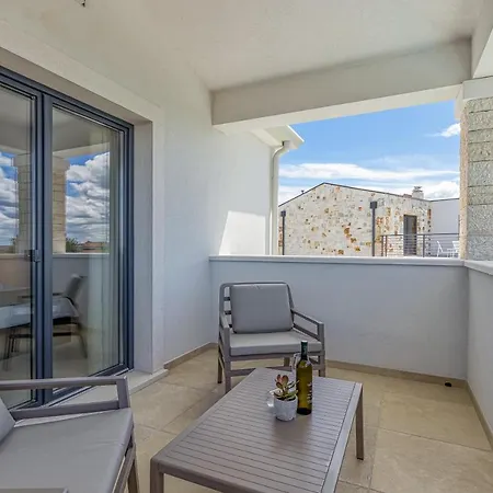 Istria Vabriga * Tar-Vabriga